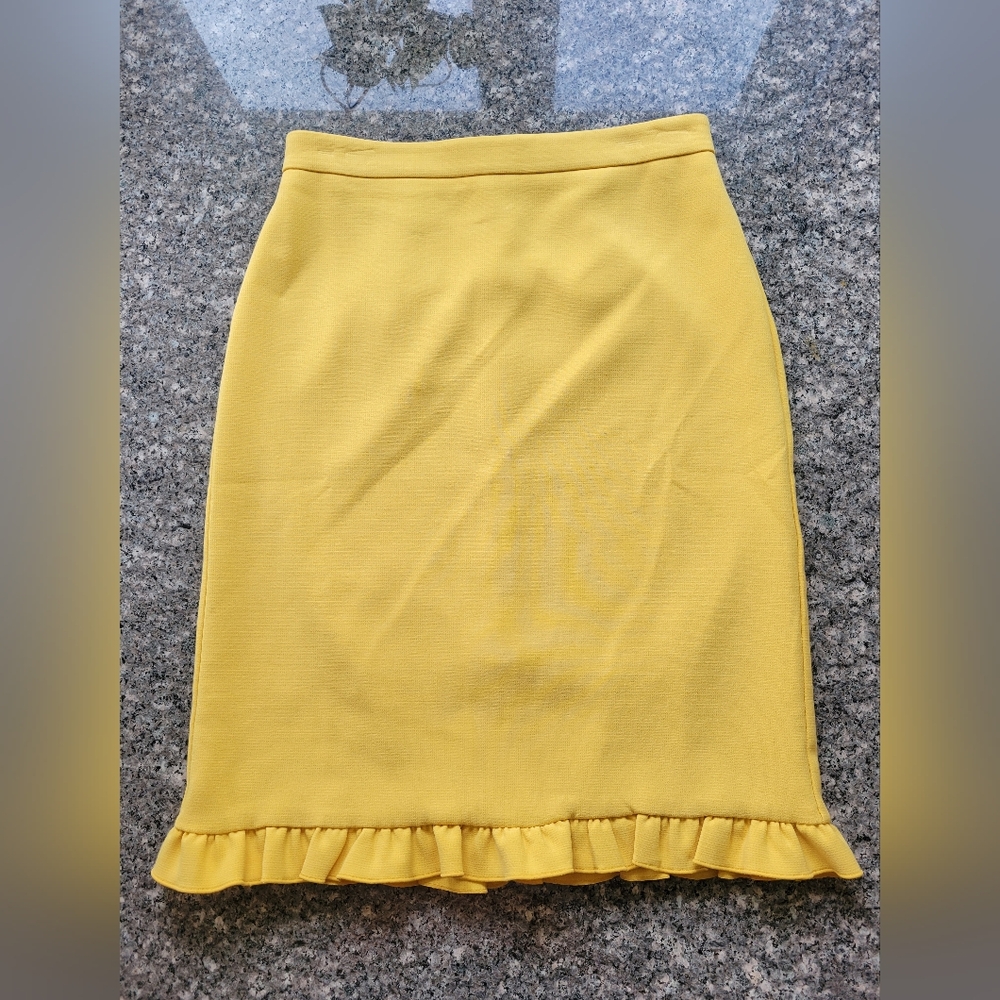 NEW Ann Taylor Vibrant Sunshine Yellow Pencil Skirt Size 2 NWOT
